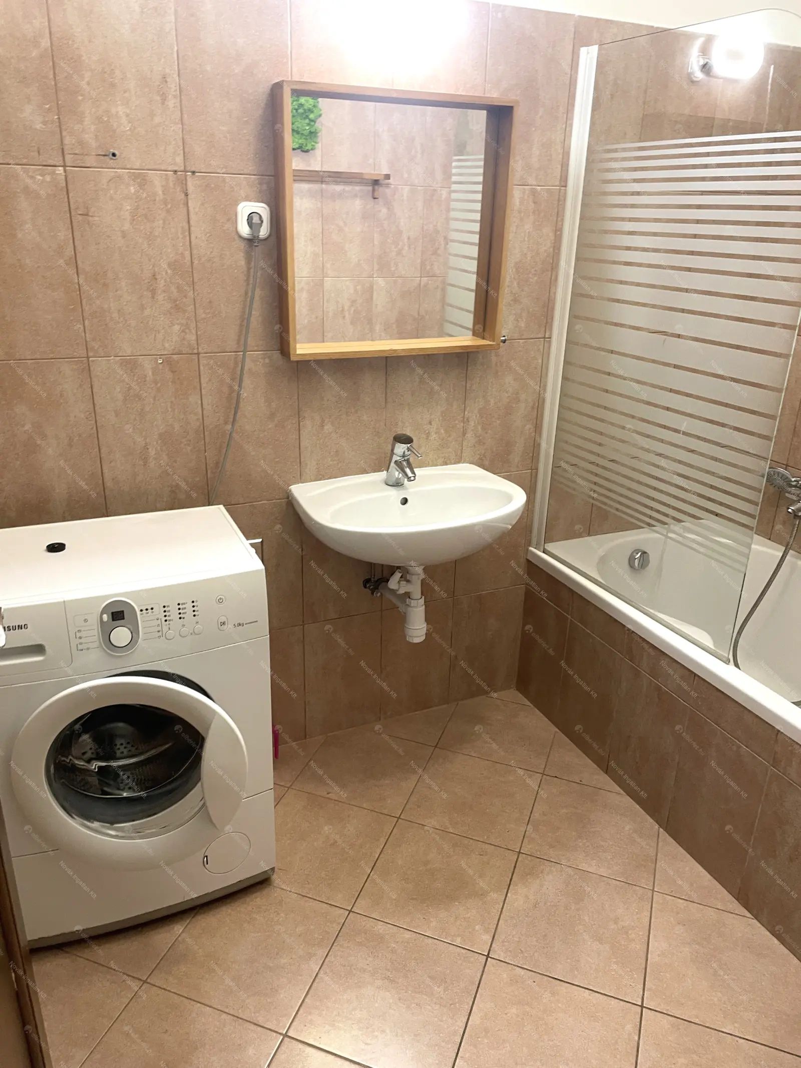 Kiadó albérlet 300000 Ft/hó áron: Budapest, VII. kerület  Kazinczy utca. Mérete: 57 nm, 2 szobás | Alberlet.hu - 6703665