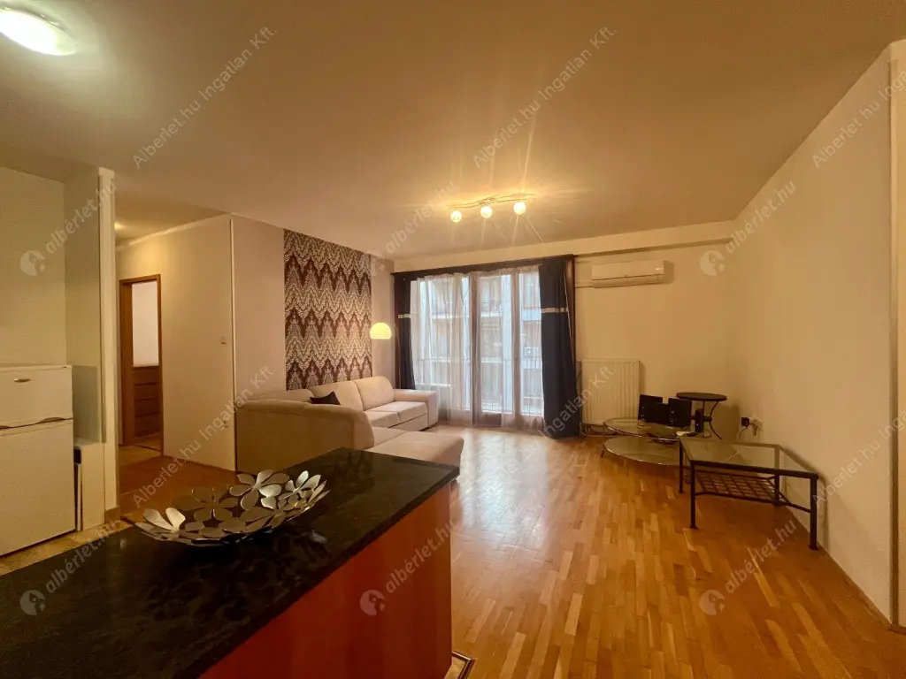 Kiadó albérlet 350000 Ft/hó áron: Budapest, VII. kerület  Kazinczy utca. Mérete: 71 nm, 3 szobás | Alberlet.hu - 6516249