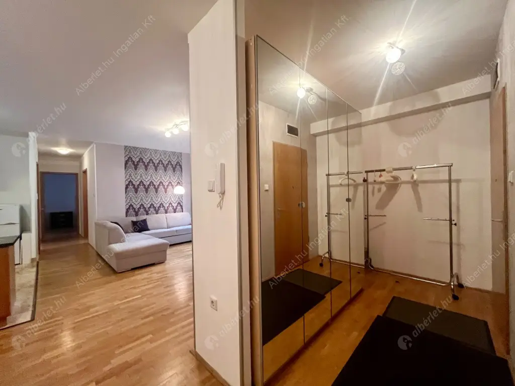 Kiadó albérlet 350000 Ft/hó áron: Budapest, VII. kerület  Kazinczy utca. Mérete: 71 nm, 3 szobás | Alberlet.hu - 6516251