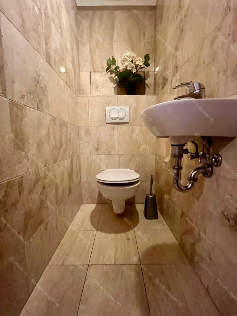 Kiadó albérlet 350000 Ft/hó áron: Budapest, VII. kerület  Kazinczy utca. Mérete: 71 nm, 3 szobás | Alberlet.hu - 6684025