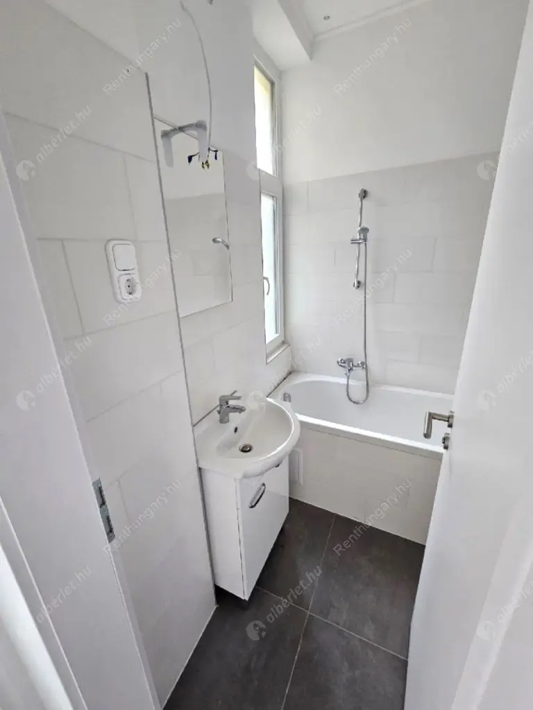 Kiadó albérlet 230000 Ft/hó áron: Budapest, VII. kerület  Kertész  utca . Mérete: 38 nm, 1 szobás | Alberlet.hu - 6612219