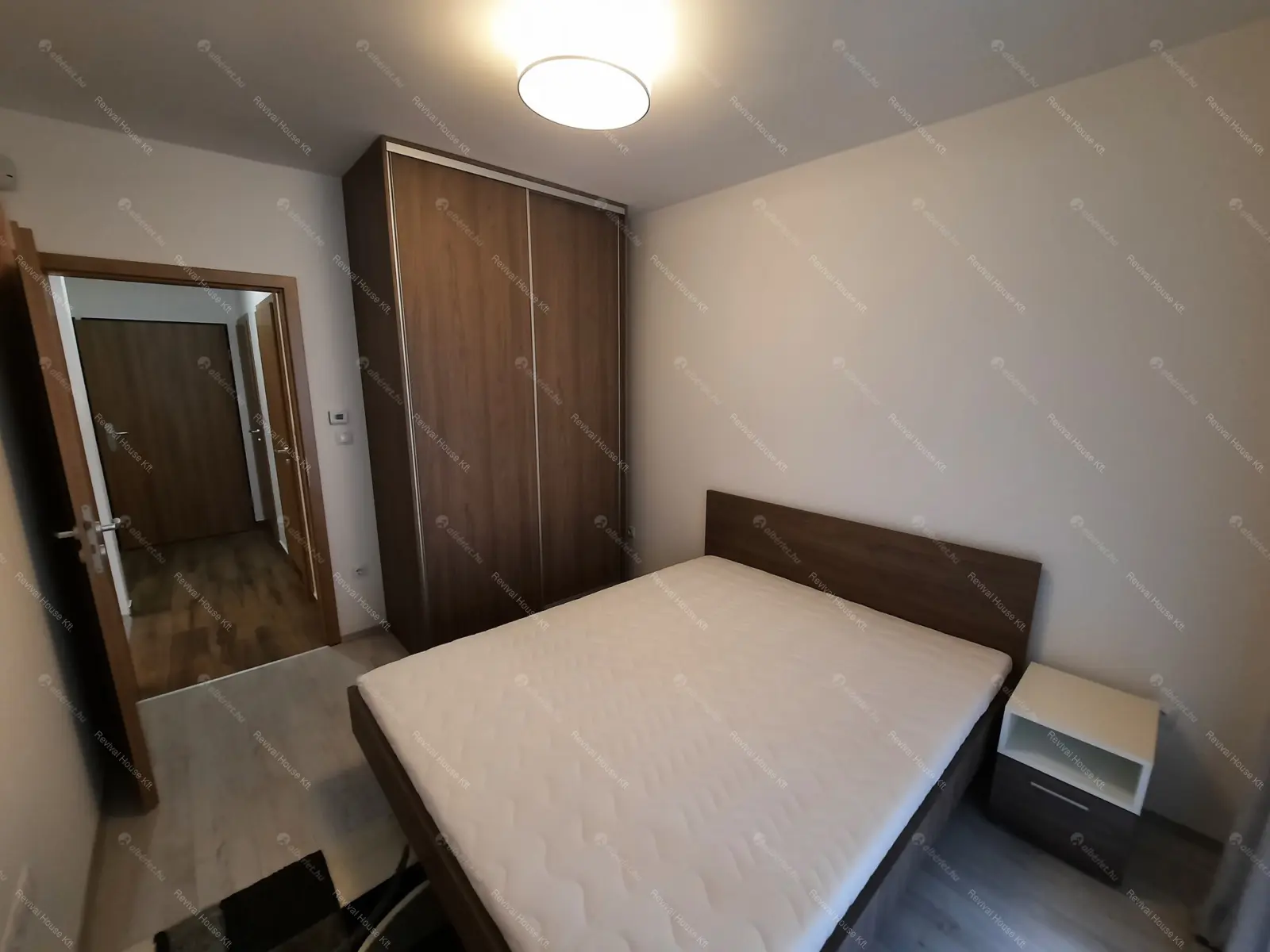 Kiadó albérlet 318000 Ft/hó áron: Budapest, VII. kerület  Kertész utca. Mérete: 48 nm, 5 szobás | Alberlet.hu - 5808950