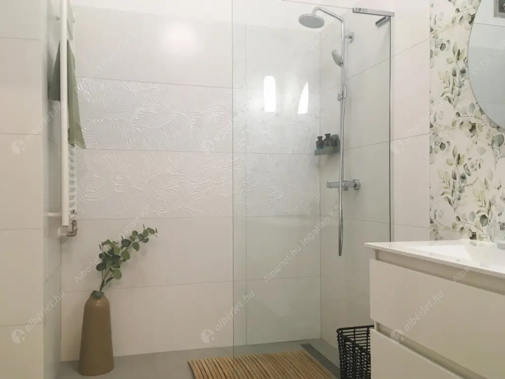 Kiadó albérlet 349000 Ft/hó áron: Budapest, VII. kerület  Kertész utca. Mérete: 96 nm, 3 szobás | Alberlet.hu - 6590831