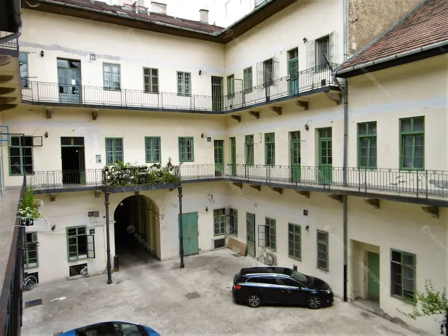 Kiadó albérlet 235000 Ft/hó áron: Budapest, VII. kerület  Király utca. Mérete: 32 nm, 1 szobás | Alberlet.hu - 6705204