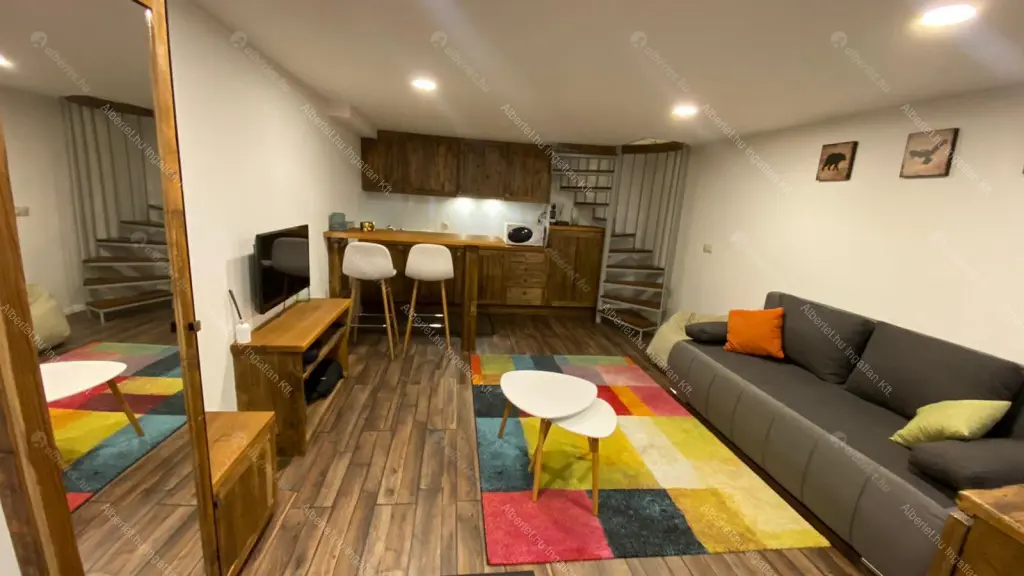 Kiadó albérlet 260000 Ft/hó áron: Budapest, VII. kerület  Király utca. Mérete: 46 nm, 2 szobás | Alberlet.hu - 6649301