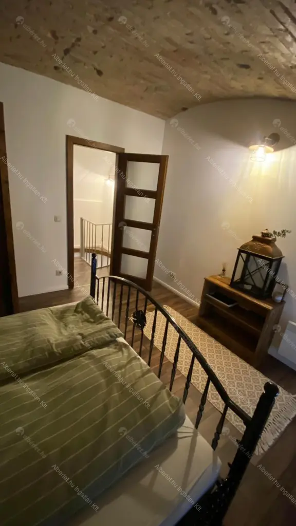 Kiadó albérlet 260000 Ft/hó áron: Budapest, VII. kerület  Király utca. Mérete: 46 nm, 2 szobás | Alberlet.hu - 6649303