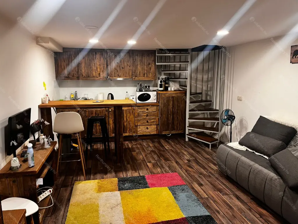 Kiadó albérlet 220000 Ft/hó áron: Budapest, VII. kerület  Király utca. Mérete: 46 nm, 2 szobás | Alberlet.hu - 6654838