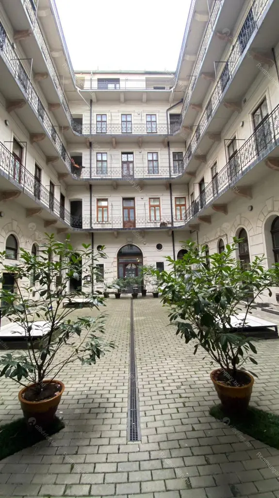 Kiadó albérlet 220000 Ft/hó áron: Budapest, VII. kerület  Király utca. Mérete: 46 nm, 2 szobás | Alberlet.hu - 6654843