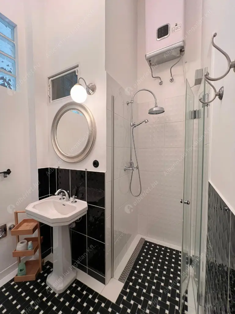 Kiadó albérlet 250000 Ft/hó áron: Budapest, VII. kerület  Király utca. Mérete: 57 nm, 2 szobás | Alberlet.hu - 6611496