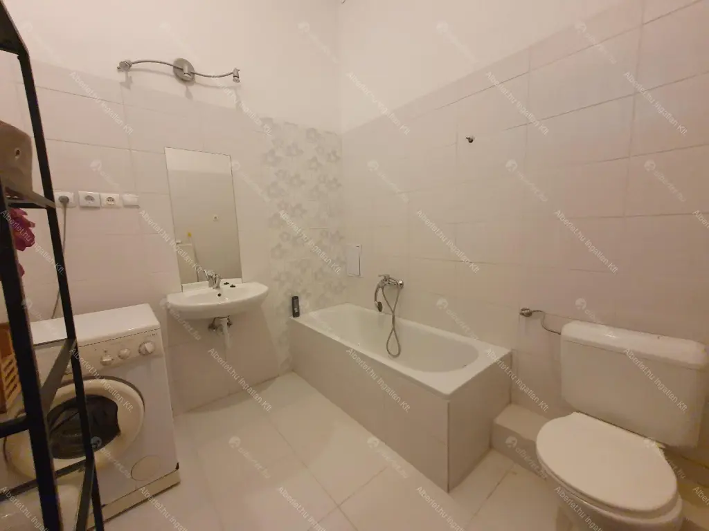 Kiadó albérlet 230000 Ft/hó áron: Budapest, VII. kerület  Klauzál tér. Mérete: 34 nm, 2 szobás | Alberlet.hu - 6646977