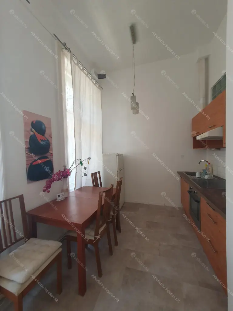 Kiadó albérlet 230000 Ft/hó áron: Budapest, VII. kerület  Klauzál tér. Mérete: 34 nm, 2 szobás | Alberlet.hu - 6646978