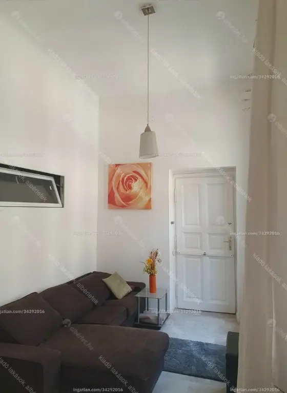 Kiadó albérlet 230000 Ft/hó áron: Budapest, VII. kerület  Klauzál tér. Mérete: 34 nm, 2 szobás | Alberlet.hu - 6647785