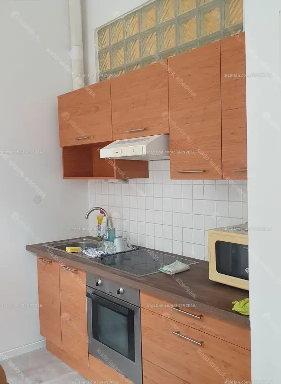 Kiadó albérlet 230000 Ft/hó áron: Budapest, VII. kerület  Klauzál tér. Mérete: 34 nm, 2 szobás | Alberlet.hu - 6647787