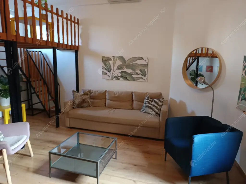 Kiadó albérlet 250000 Ft/hó áron: Budapest, VII. kerület  Klauzál tér. Mérete: 37 nm, 1 szobás | Alberlet.hu - 6582559