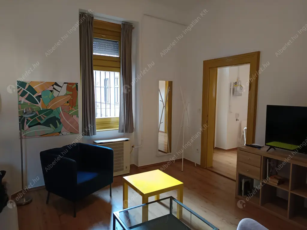 Kiadó albérlet 250000 Ft/hó áron: Budapest, VII. kerület  Klauzál tér. Mérete: 37 nm, 1 szobás | Alberlet.hu - 6582565