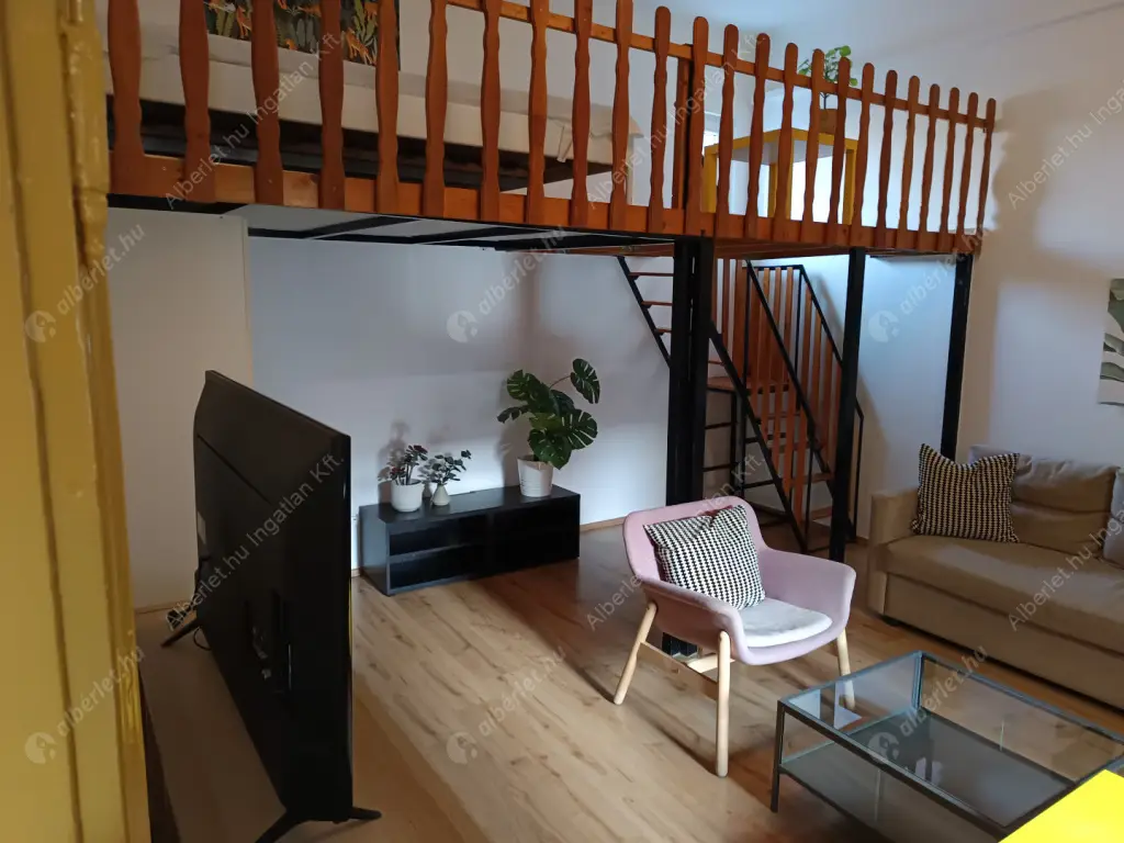 Kiadó albérlet 230000 Ft/hó áron: Budapest, VII. kerület  Klauzál tér. Mérete: 37 nm, 1 szobás | Alberlet.hu - 6589111