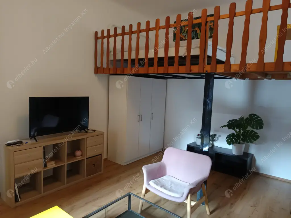 Kiadó albérlet 230000 Ft/hó áron: Budapest, VII. kerület  Klauzál tér. Mérete: 37 nm, 1 szobás | Alberlet.hu - 6589112