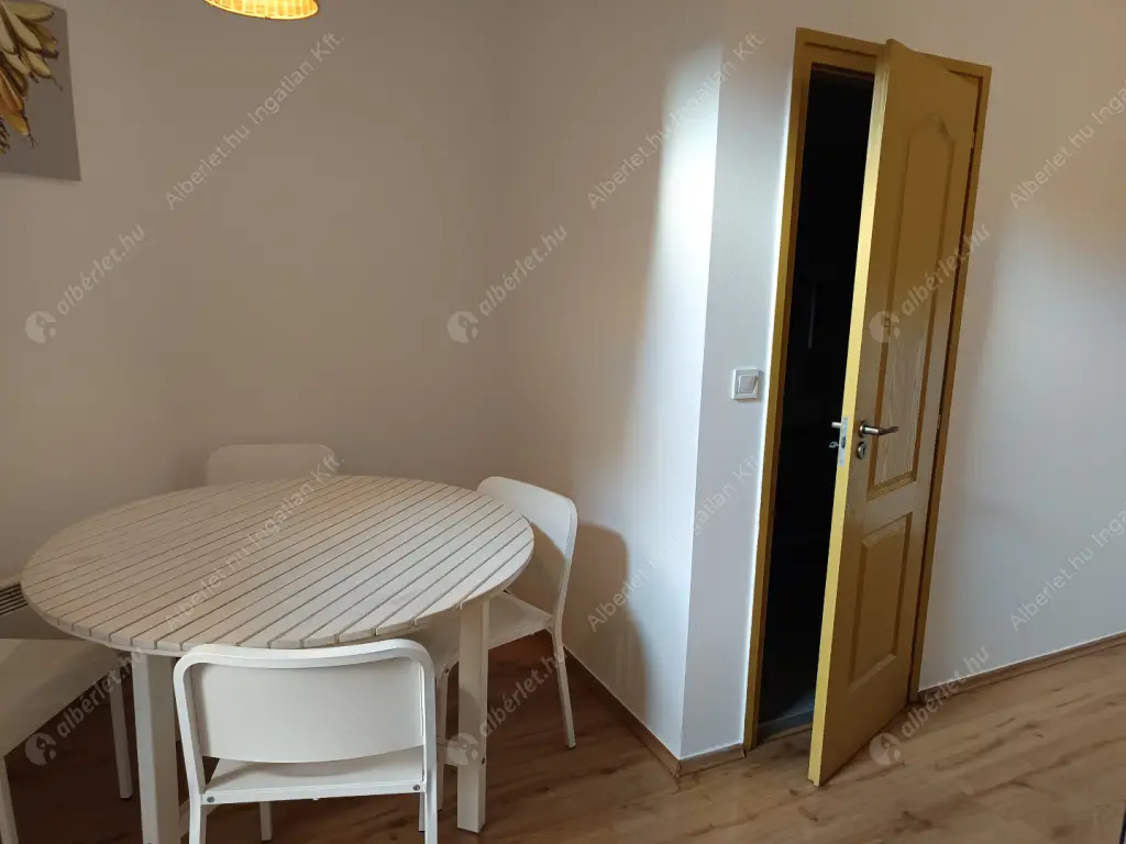 Kiadó albérlet 230000 Ft/hó áron: Budapest, VII. kerület  Klauzál tér. Mérete: 37 nm, 1 szobás | Alberlet.hu - 6589117