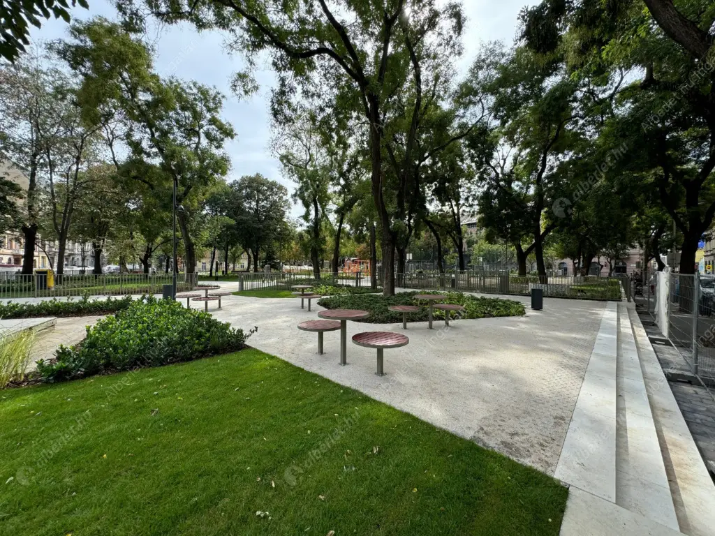 Kiadó albérlet 230000 Ft/hó áron: Budapest, VII. kerület  Klauzál tér. Mérete: 37 nm, 1 szobás | Alberlet.hu - 6589120