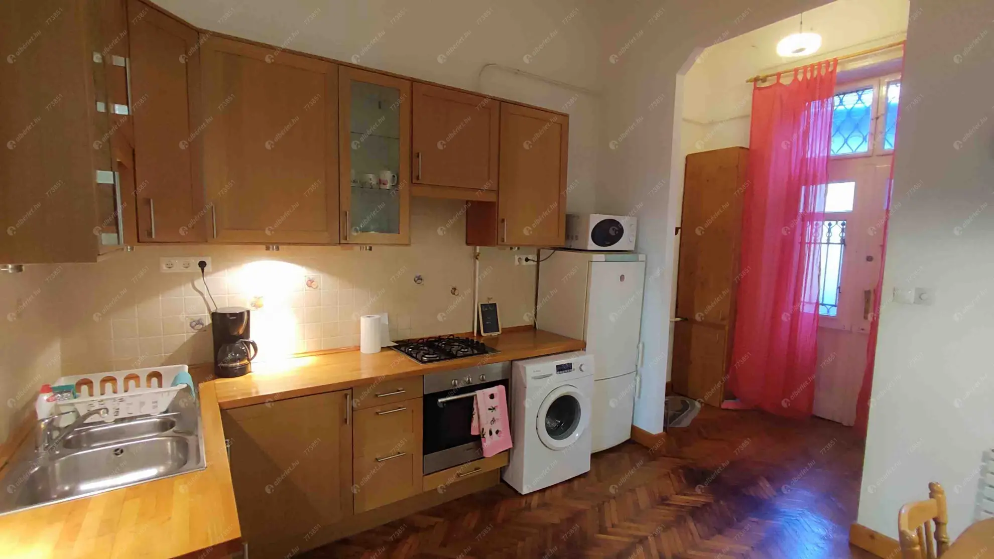 Kiadó albérlet 200000 Ft/hó áron: Budapest, VII. kerület  Klauzál tér. Mérete: 74 nm, 2 szobás | Alberlet.hu - 6638496