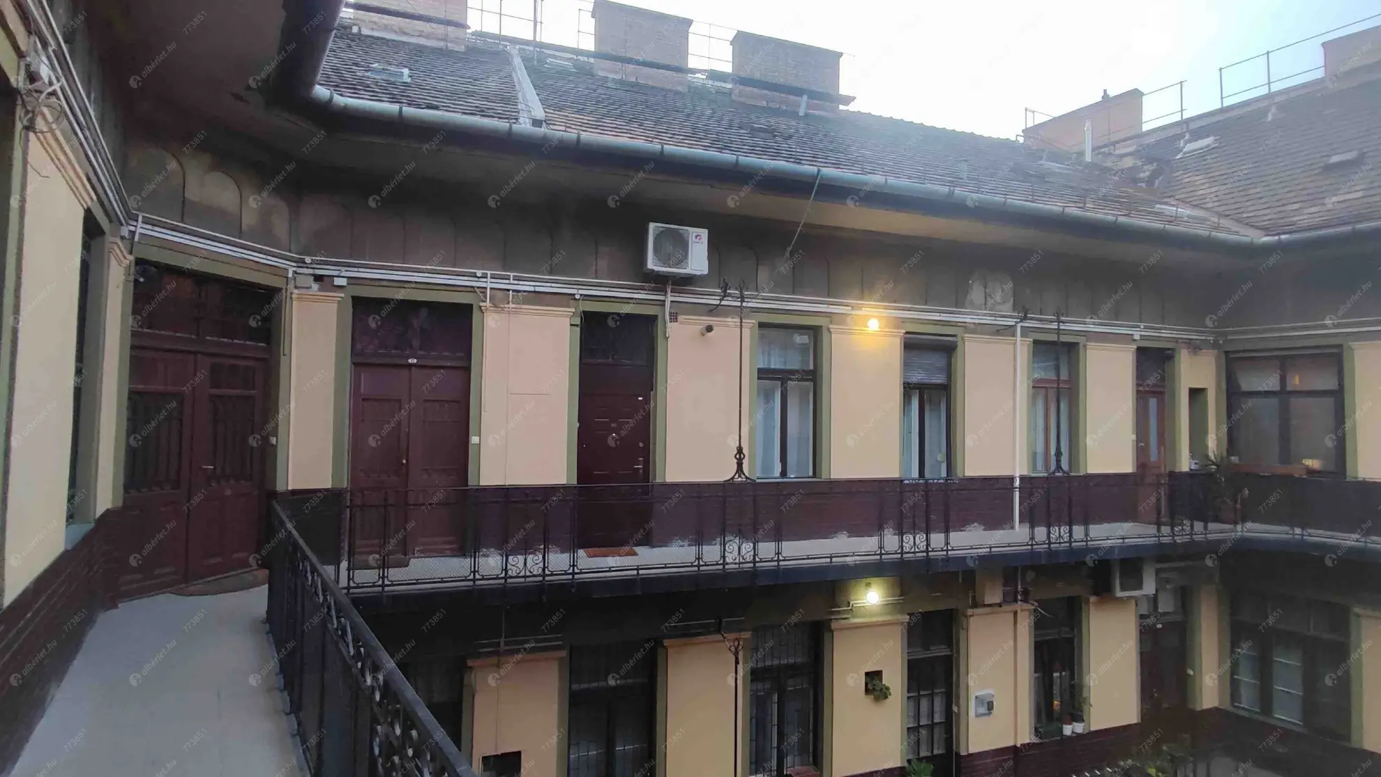 Kiadó albérlet 200000 Ft/hó áron: Budapest, VII. kerület  Klauzál tér. Mérete: 74 nm, 2 szobás | Alberlet.hu - 6638501