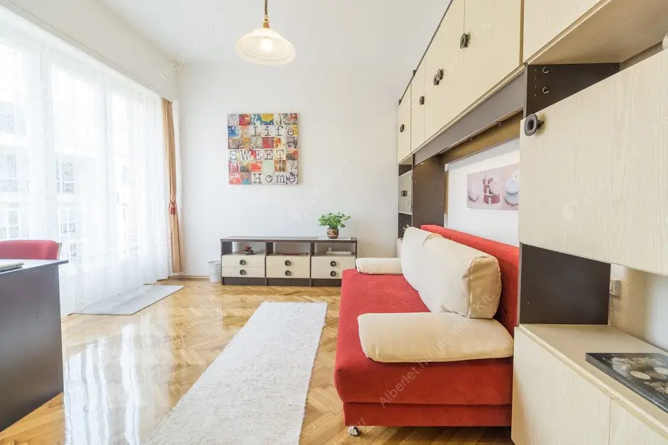 Kiadó albérlet 240000 Ft/hó áron: Budapest, VII. kerület  Madách Imre tér. Mérete: 30 nm, 1 szobás | Alberlet.hu - 6580356