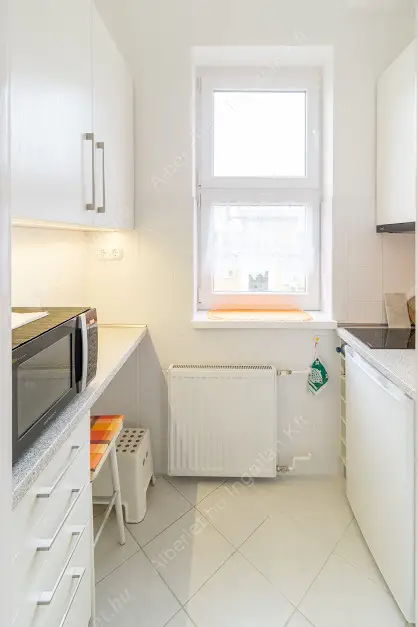 Kiadó albérlet 240000 Ft/hó áron: Budapest, VII. kerület  Madách Imre tér. Mérete: 30 nm, 1 szobás | Alberlet.hu - 6580364