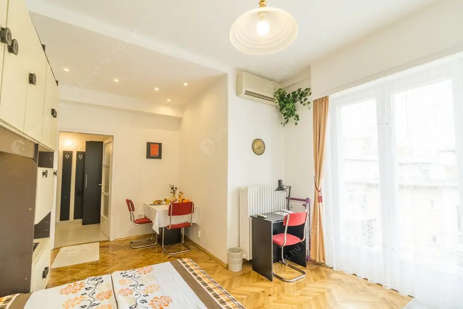 Kiadó albérlet 240000 Ft/hó áron: Budapest, VII. kerület  Madách Imre tér. Mérete: 30 nm, 1 szobás | Alberlet.hu - 6580374