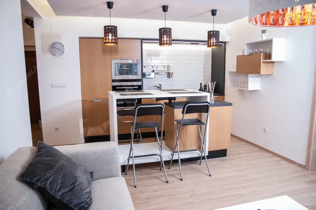 Kiadó albérlet 401000 Ft/hó áron: Budapest, VII. kerület  Madách Imre tér. Mérete: 59 nm, 2 szobás | Alberlet.hu - 6517396