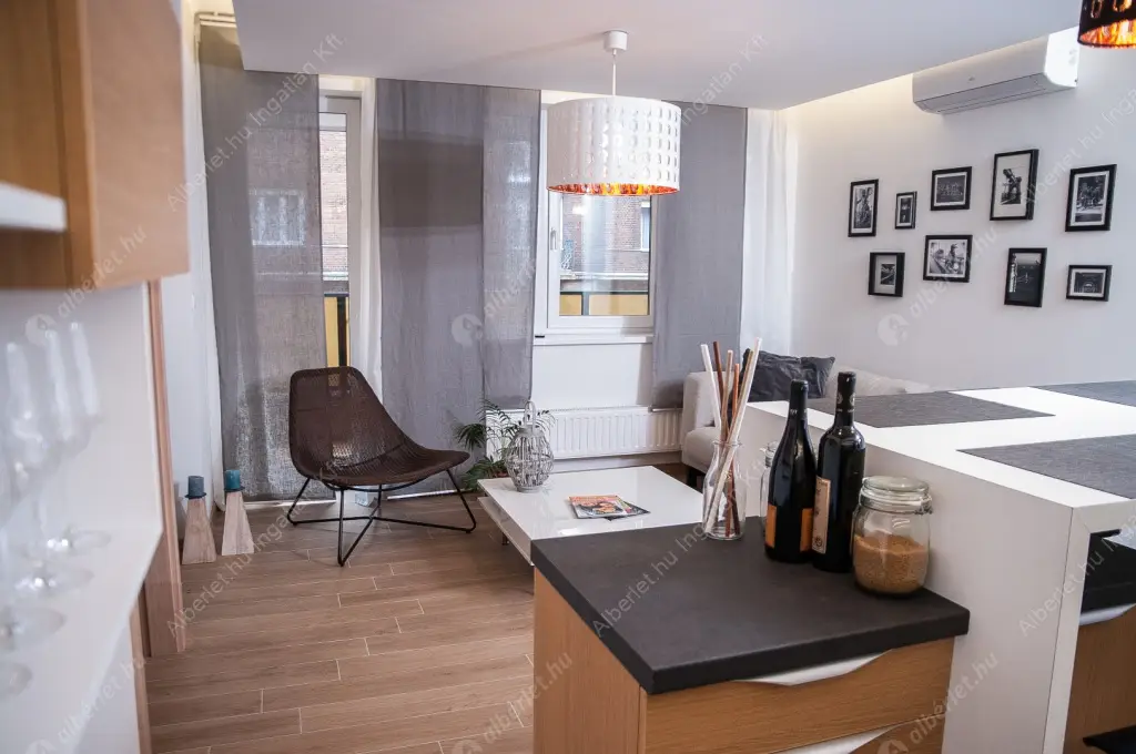 Kiadó albérlet 401000 Ft/hó áron: Budapest, VII. kerület  Madách Imre tér. Mérete: 59 nm, 2 szobás | Alberlet.hu - 6517397