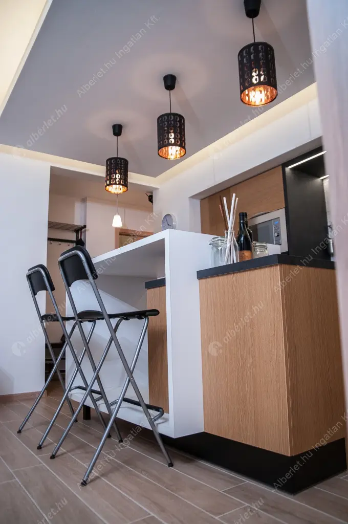 Kiadó albérlet 401000 Ft/hó áron: Budapest, VII. kerület  Madách Imre tér. Mérete: 59 nm, 2 szobás | Alberlet.hu - 6517403