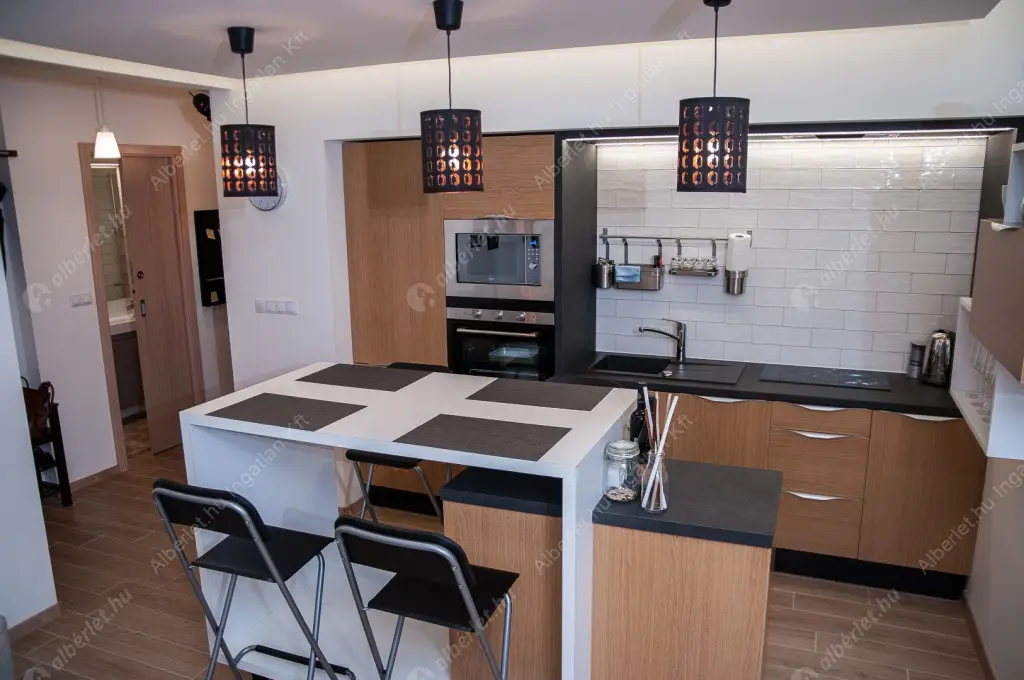 Kiadó albérlet 401000 Ft/hó áron: Budapest, VII. kerület  Madách Imre tér. Mérete: 59 nm, 2 szobás | Alberlet.hu - 6517404