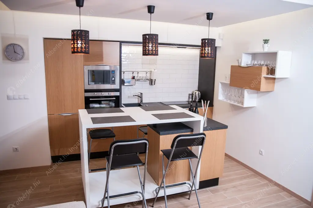 Kiadó albérlet 401000 Ft/hó áron: Budapest, VII. kerület  Madách Imre tér. Mérete: 59 nm, 2 szobás | Alberlet.hu - 6517405