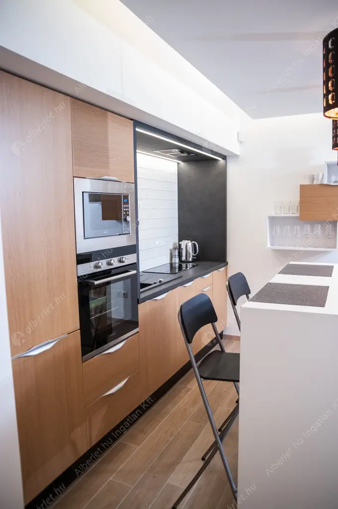 Kiadó albérlet 401000 Ft/hó áron: Budapest, VII. kerület  Madách Imre tér. Mérete: 59 nm, 2 szobás | Alberlet.hu - 6517406