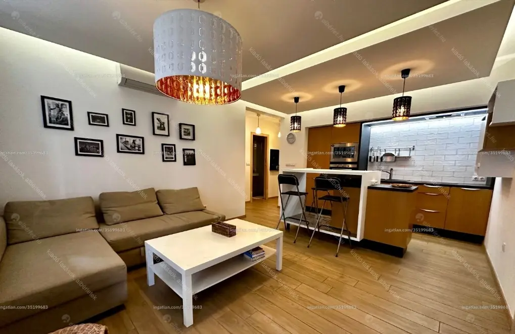 Kiadó albérlet 360000 Ft/hó áron: Budapest, VII. kerület  Madách Imre tér. Mérete: 60 nm, 2 szobás | Alberlet.hu - 6647846