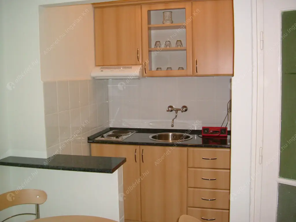 Kiadó albérlet 280000 Ft/hó áron: Budapest, VII. kerület  Madách Imre út. Mérete: 52 nm, 2 szobás | Alberlet.hu - 6557988