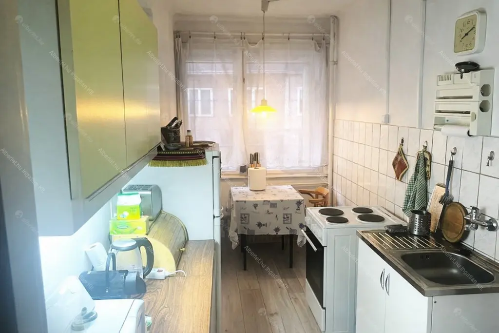 Kiadó albérlet 295000 Ft/hó áron: Budapest, VII. kerület  Madách Imre út. Mérete: 73 nm, 2 szobás | Alberlet.hu - 6691335