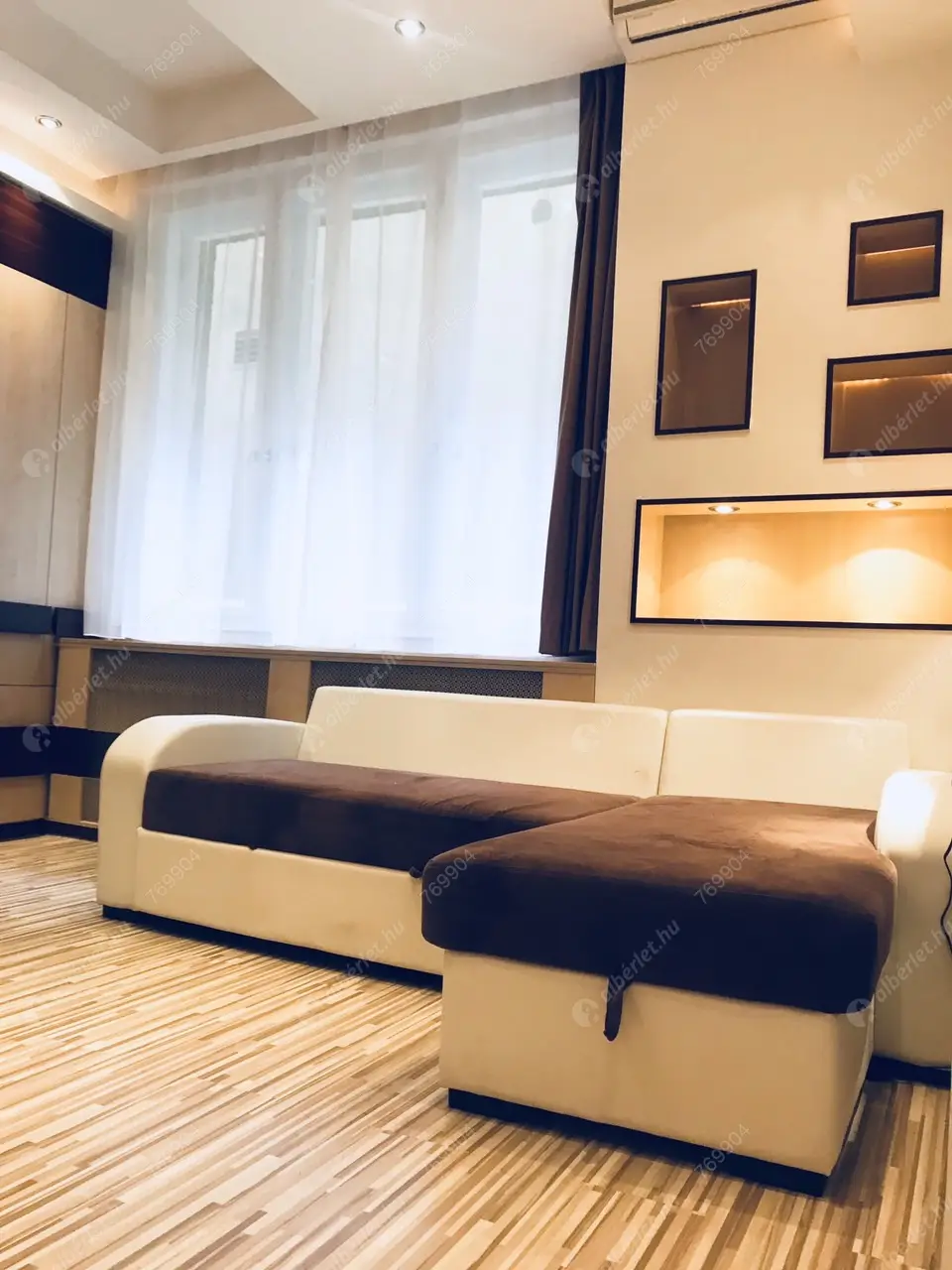 Kiadó albérlet 232000 Ft/hó áron: Budapest, VII. kerület  Madách tér. Mérete: 27 nm, 1 szobás | Alberlet.hu - 6563212