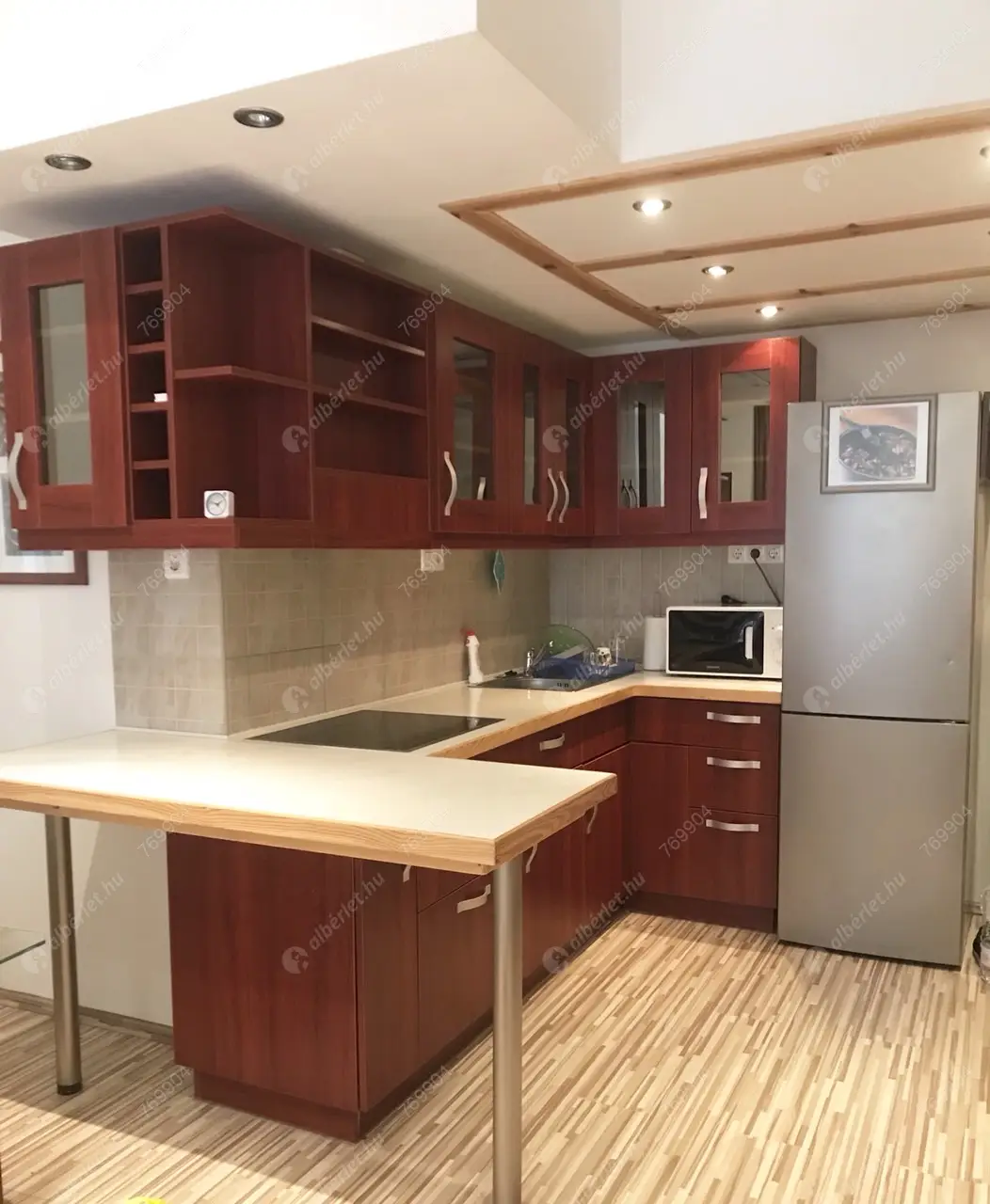 Kiadó albérlet 232000 Ft/hó áron: Budapest, VII. kerület  Madách tér. Mérete: 27 nm, 1 szobás | Alberlet.hu - 6563218