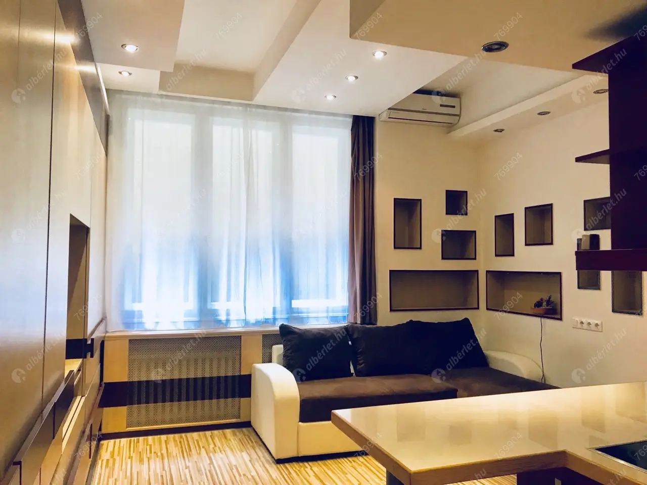 Kiadó albérlet 232000 Ft/hó áron: Budapest, VII. kerület  Madách tér. Mérete: 27 nm, 1 szobás | Alberlet.hu - 6563219