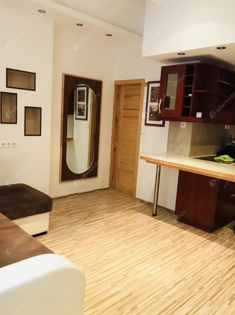 Kiadó albérlet 232000 Ft/hó áron: Budapest, VII. kerület  Madách tér. Mérete: 27 nm, 1 szobás | Alberlet.hu - 6563222