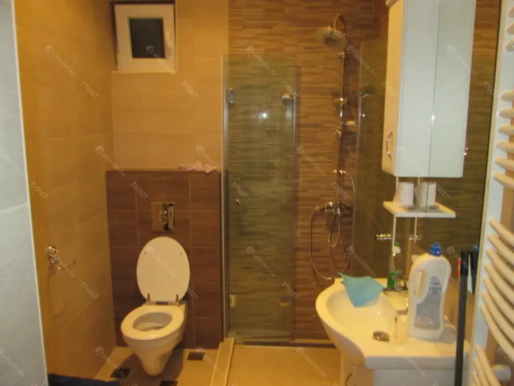 Kiadó albérlet 175000 Ft/hó áron: Budapest, VII. kerület   Marek J. utca . Mérete: 32 nm, 1 szobás | Alberlet.hu - 6659790