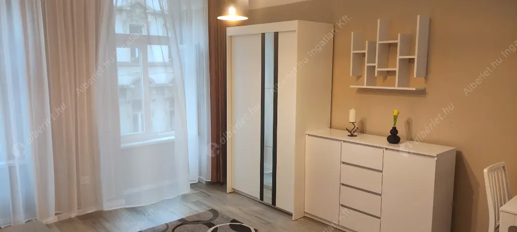 Kiadó albérlet 210000 Ft/hó áron: Budapest, VII. kerület  Murányi utca. Mérete: 30 nm, 1 szobás | Alberlet.hu - 6604526