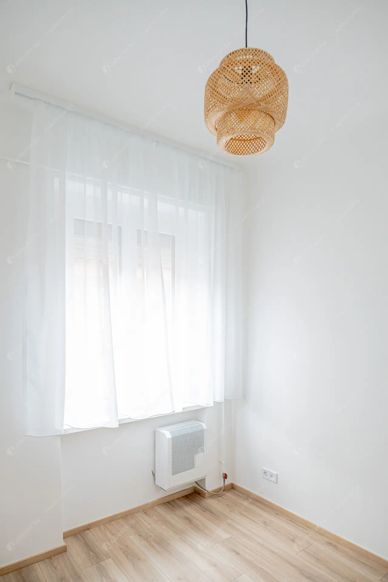 Kiadó albérlet 300000 Ft/hó áron: Budapest, VII. kerület  Murányi utca. Mérete: 41 nm, 1 szobás | Alberlet.hu - 6543605