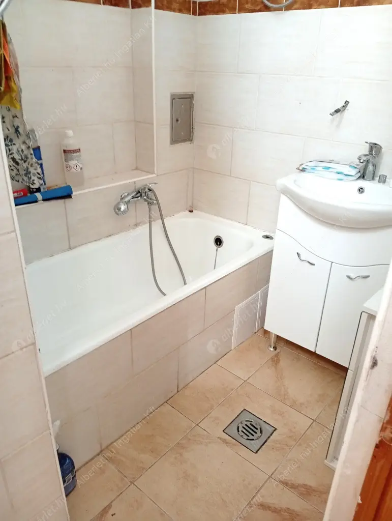 Kiadó albérlet 190000 Ft/hó áron: Budapest, VII. kerület  Nefelejcs utca. Mérete: 28 nm, 1 szobás | Alberlet.hu - 6614394