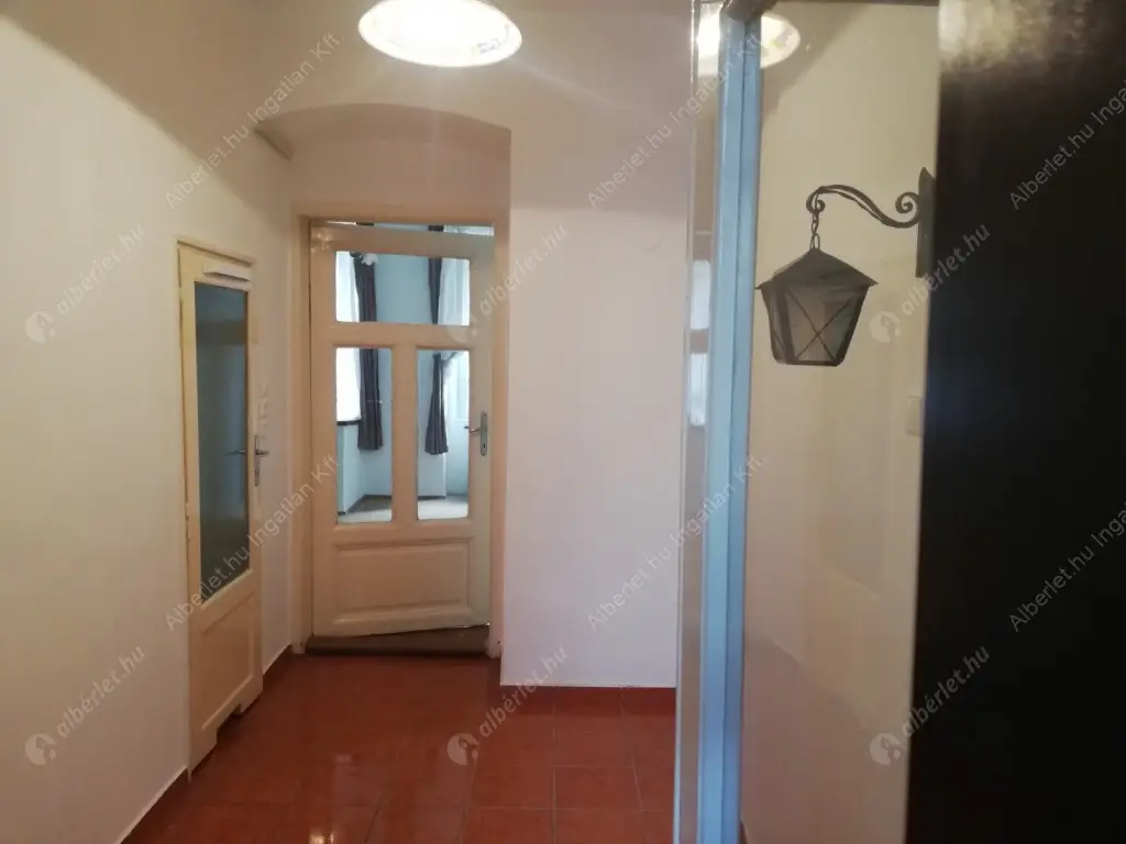 Kiadó albérlet 188000 Ft/hó áron: Budapest, VII. kerület  Nefelejcs utca. Mérete: 35 nm, 1 szobás | Alberlet.hu - 6606351