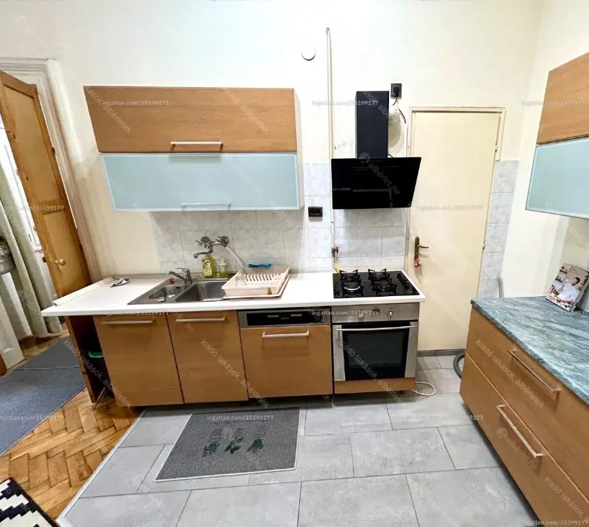 Kiadó albérlet 270000 Ft/hó áron: Budapest, VII. kerület  Péterfy Sándor . Mérete: 68 nm, 3 szobás | Alberlet.hu - 6647809