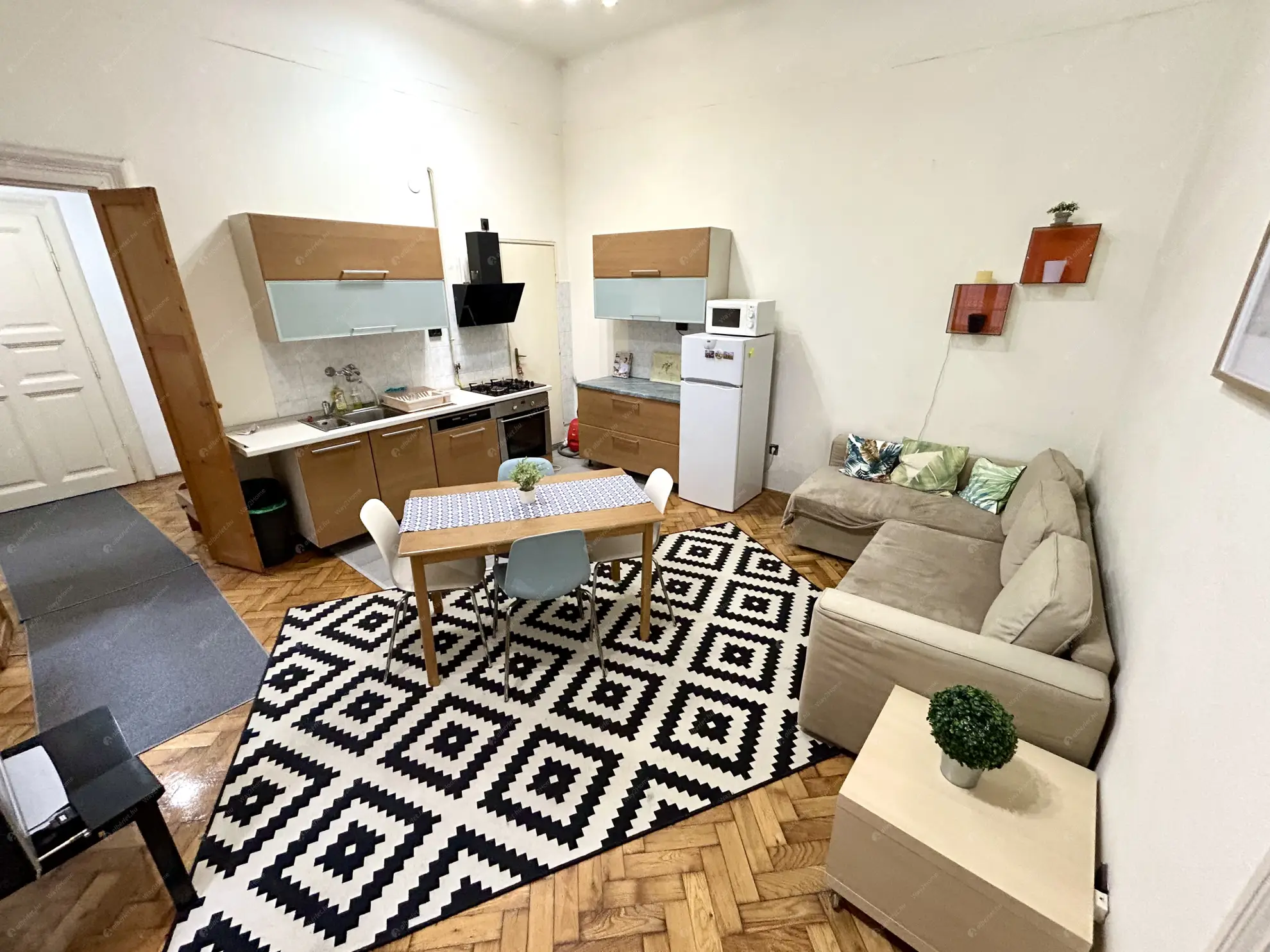 Kiadó albérlet 280000 Ft/hó áron: Budapest, VII. kerület  Péterfy Sándor utca. Mérete: 68 nm, 3 szobás | Alberlet.hu - 6636742