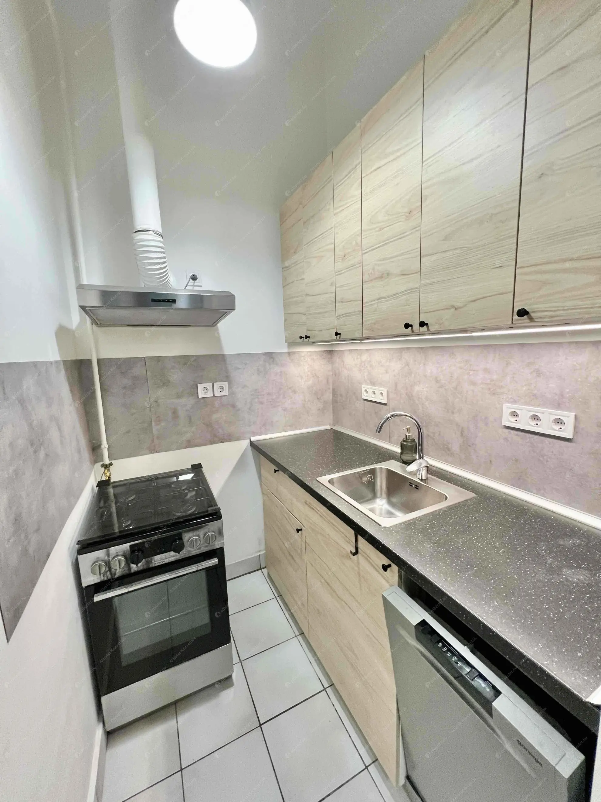 Kiadó albérlet 260000 Ft/hó áron: Budapest, VII. kerület  Péterfy Sándor utca. Mérete: 70 nm, 2 szobás | Alberlet.hu - 6631140