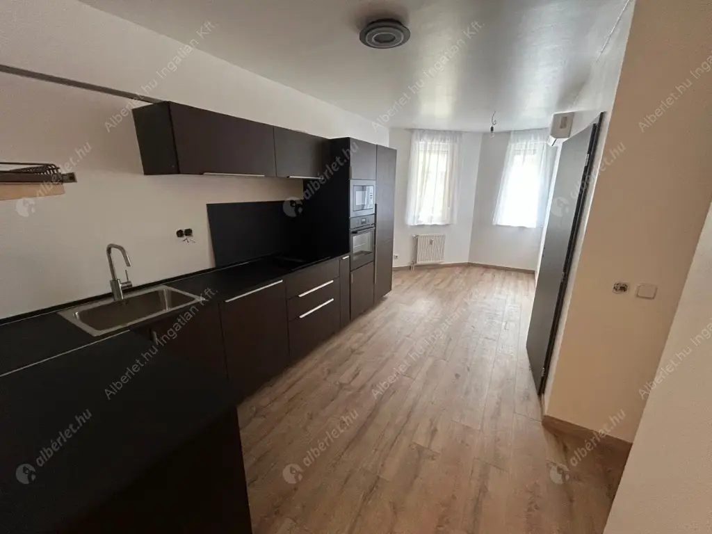 Kiadó albérlet 430000 Ft/hó áron: Budapest, VII. kerület  Péterfy Sándor utca. Mérete: 78 nm, 2 szobás | Alberlet.hu - 6580558